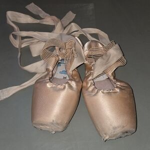 Used Pointe Shoes